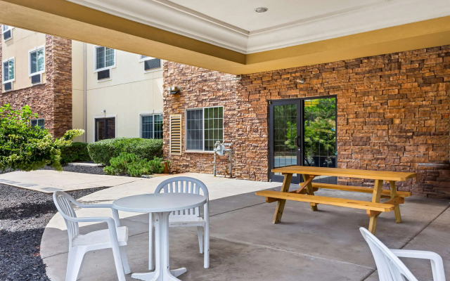 Comfort Suites Grayslake near Libertyville North