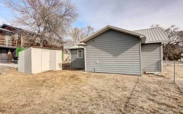 Pierre Vacation Rental w/ Grill & Fenced Yard
