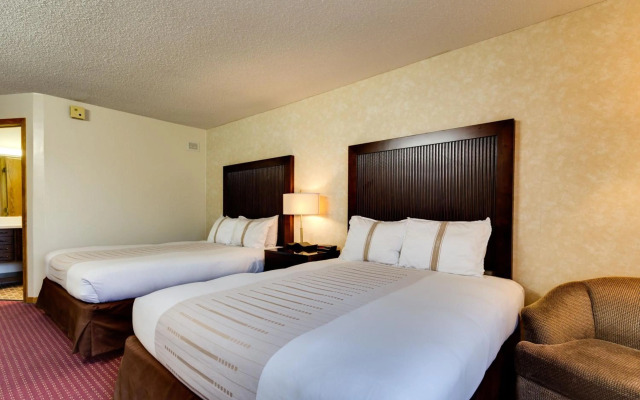 Fireside Inn & Suites