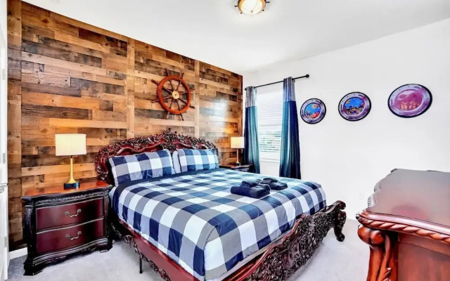 18Guest LakeView Home w HotTub Cinema