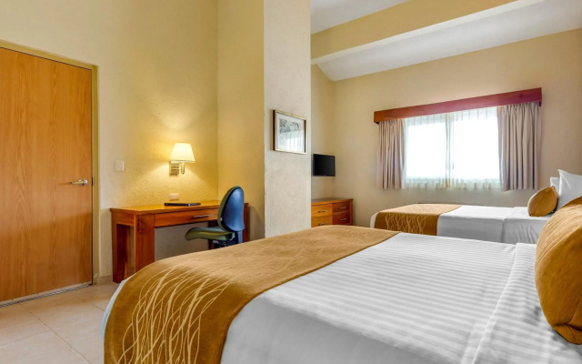 Comfort Inn Puerto Vallarta Golfside & Marina