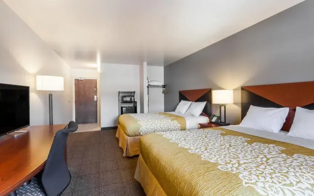 Days Inn And Suites Lancaster Amish Country