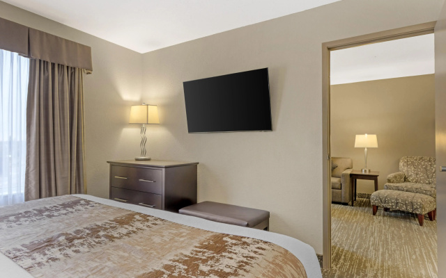 Best Western Plus Pembina Inn & Suites