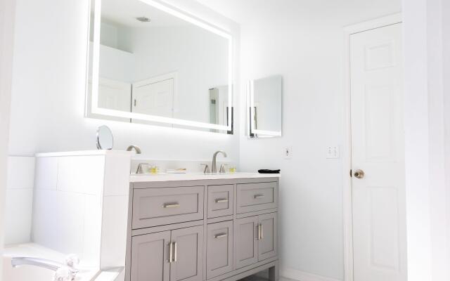 948 Lake Berkley Dr, Kissimmee, US