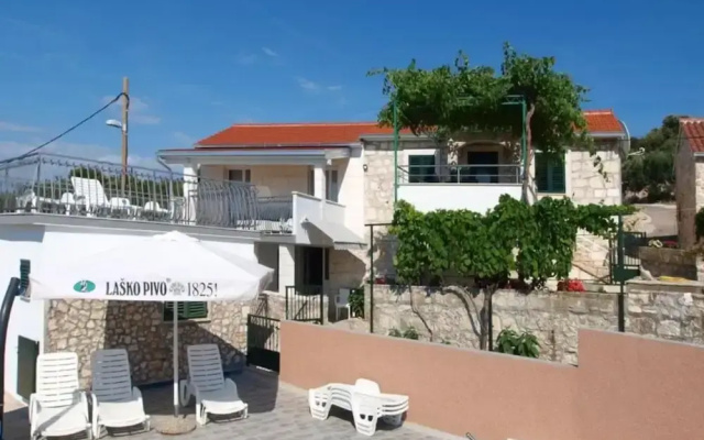 Holiday House Neda