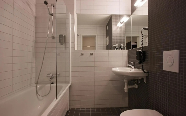 Comfort Hotel Victoria Floro, Markegata 43, 6900, Norway
