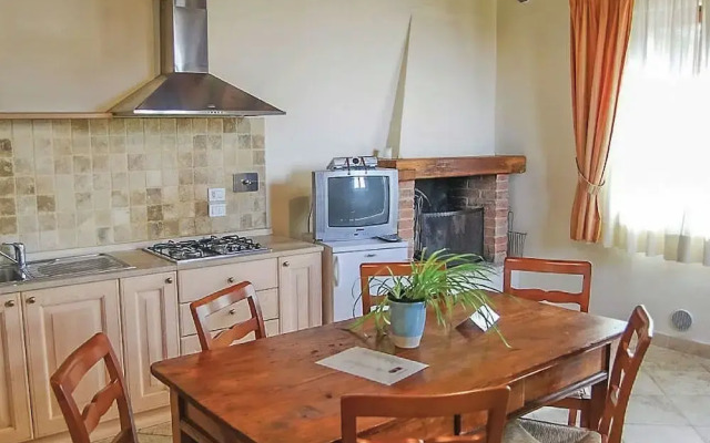 Farmhouse in Rapolano-terme With Swimming Pool, Garden, BBQ
