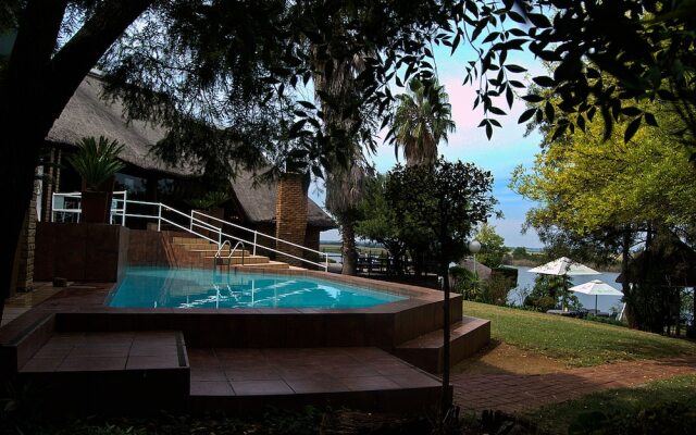 Waterfront Country Lodge