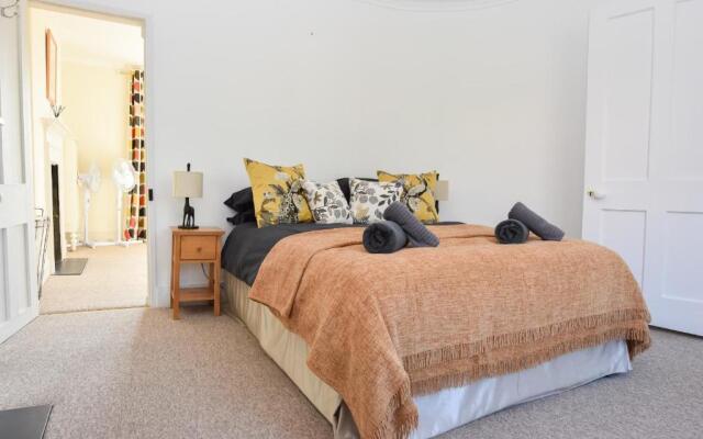 Vernon House Sleeps 8 in Old Cowes
