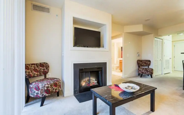 The Lincoln Apartment