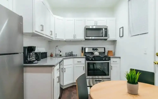Best Deal 2BR Apt in Lakeview