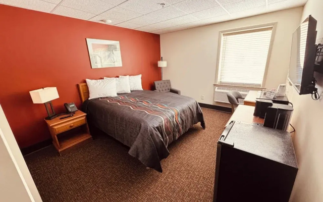 Red Rock Hotel & Suites