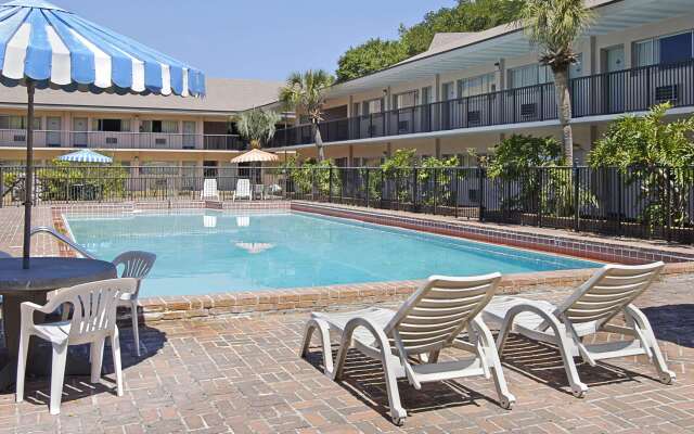 Days Inn by Wyndham Gainesville University