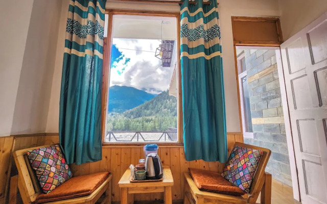 Singh Saab Rooms & Cafe