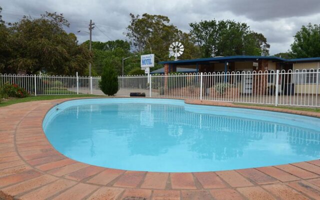 Orana Windmill Motel