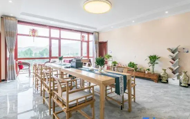 Hongjing Jiayuan Homestay