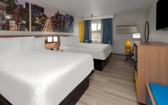 Days Inn & Suites By Wyndham Kaukauna Wi