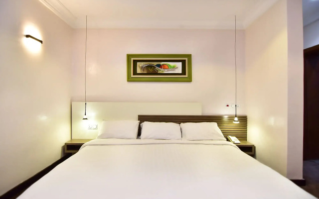 Pearl Gate Hotel