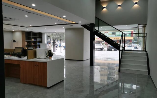 7 Days Inn (Guangzhou Jingxi Nanfang Hospital Tonghe Metro Station)