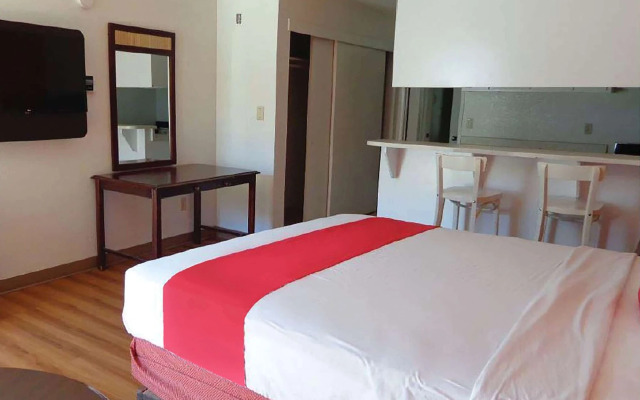 Super 8 by Wyndham Dunnigan