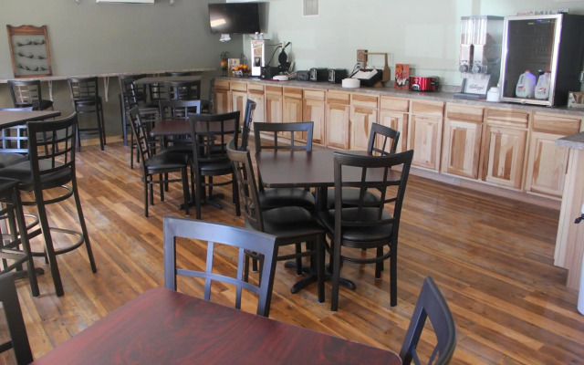 Blackstone Lodge & Suites