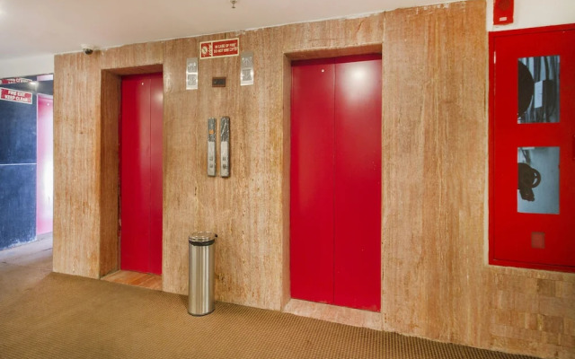 OYO 9960 Kubeera Palace