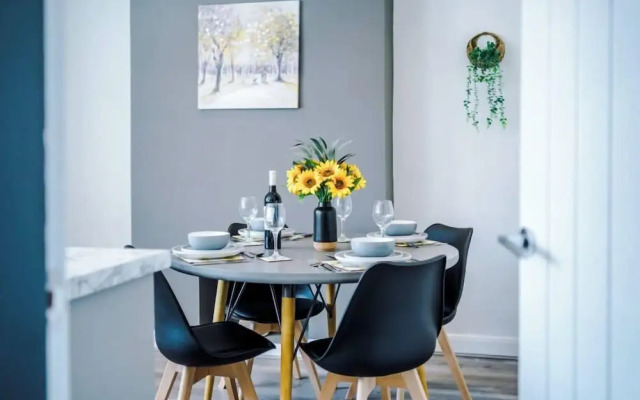 127 Minshull New Road