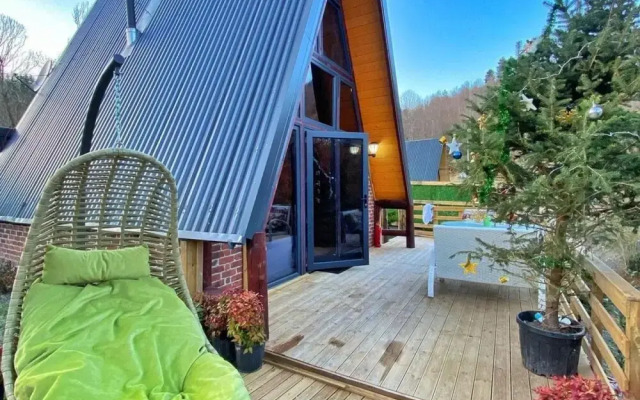 Cozy Bungalow w Jacuzzi Pool in Sapanca