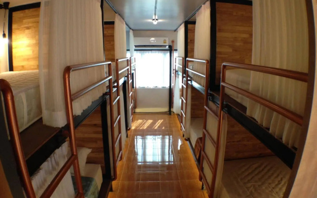 Sleep Owl Hostel