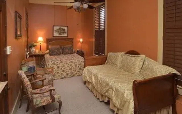 Nutt House Historic Hotel