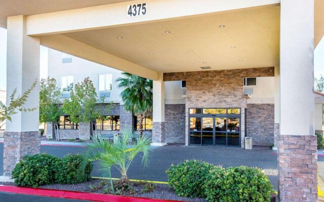 Comfort Inn & Suites Las Vegas - Nellis