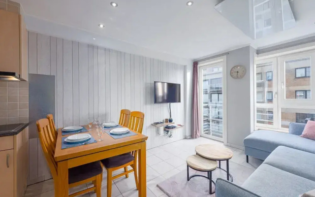 Apartment on 8th Floor With Kitchen