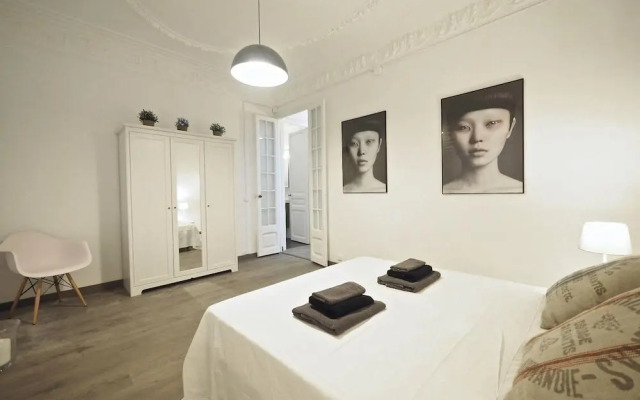 The White Flats Eixample