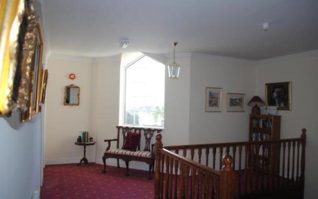 Oldcourt House Bed and Breakfast