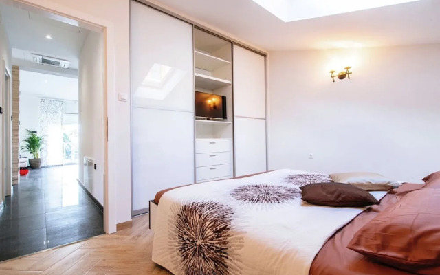 Luxurious Apartment in Zadar With Garden