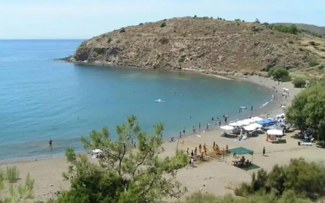 Studio Close To the Beach/ Garden with Jacuzzi & Bbq