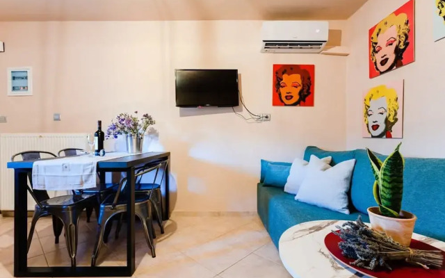 Urban Living Minicasa Nomad - Kalamata s Hideaway