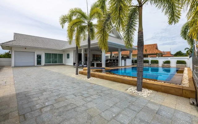 Private 3 Bedroom Pool Villa PP10