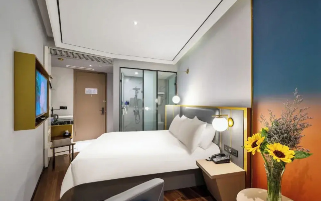 Qinfengyuan Hotel (Shanghai Xuhui District Zhongshan Hospital Jiashan Road Subway Station Branch)