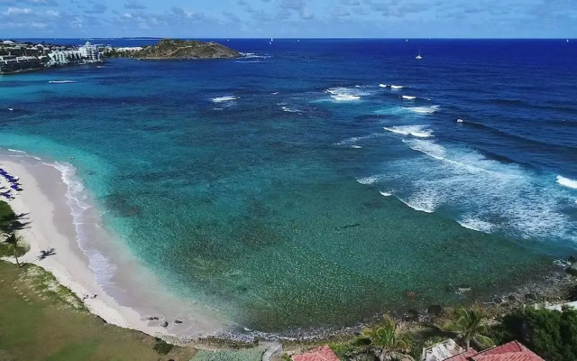 Beach House Younes by Island Properties Online
