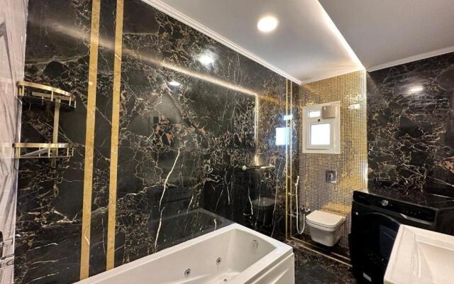 Beverly Hills Flat