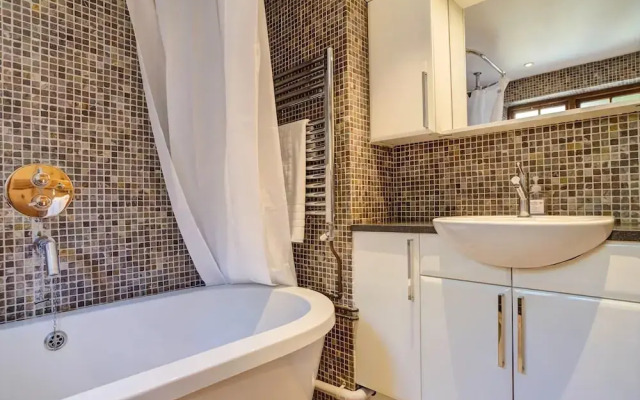 Hollytree Cottage, Chipping Norton