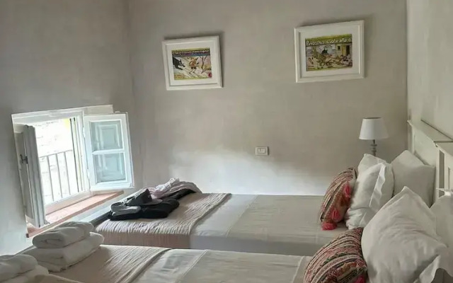 Luxury 6-bed Tuscan Villa Near Lucca and Florence