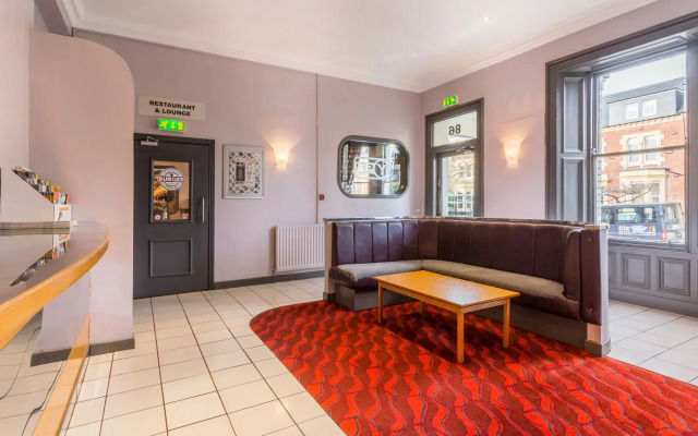Carlton Hotel