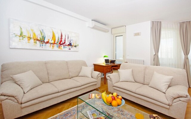 Awesome Apartment in Split With Wifi and 3 Bedrooms