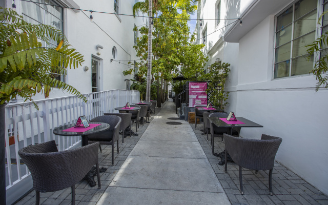 Posh South Beach Hostel