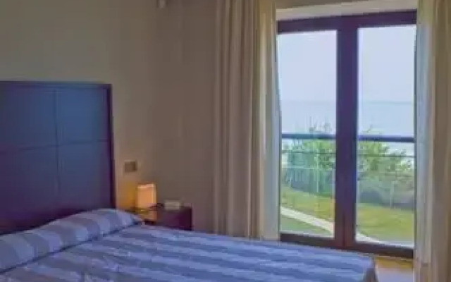 First Line House Casares del Mar