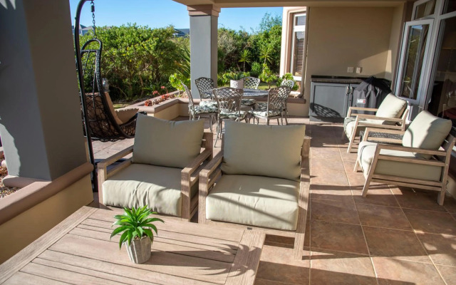 Pezula Magic Retreat - 4 Bedroom Lagoon View Home