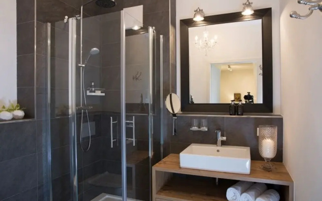 Hotel LOGIS First Class Business Suites