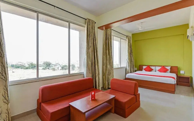OYO 23626 Country Club Pune